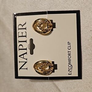 Vintage Napier Goldtone Goldtone E-Z Comfort  Earrings